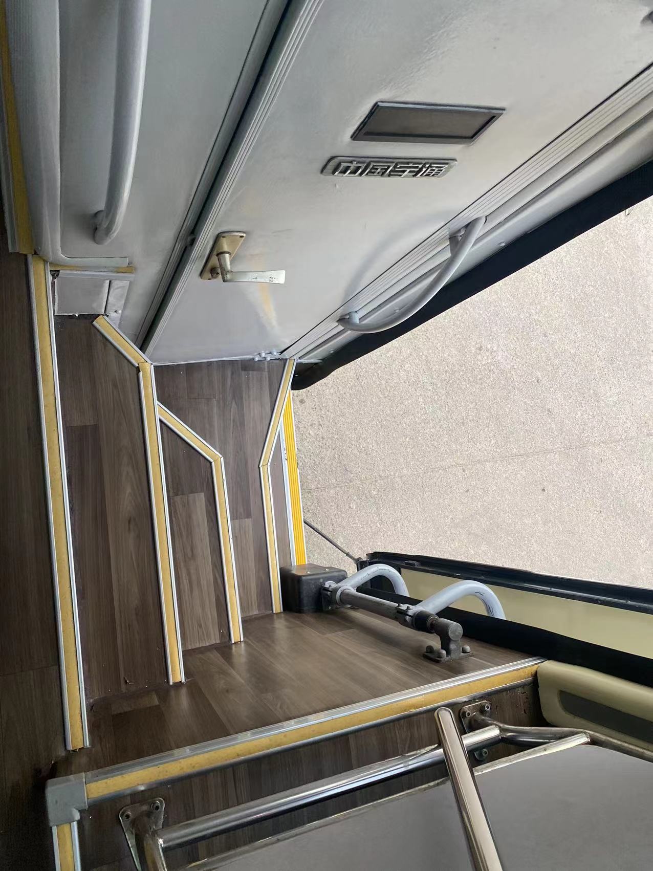 Fuel Type Diesel 47 Seater Used Coach Bus with Refrigerator and Bathroom Left Drive