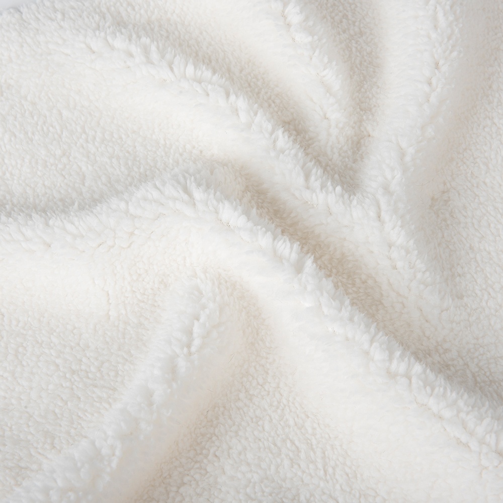 100% Polyester Micro Polar Sheepskin Sherpa Fleece Blanket with Tear-Resistant Material