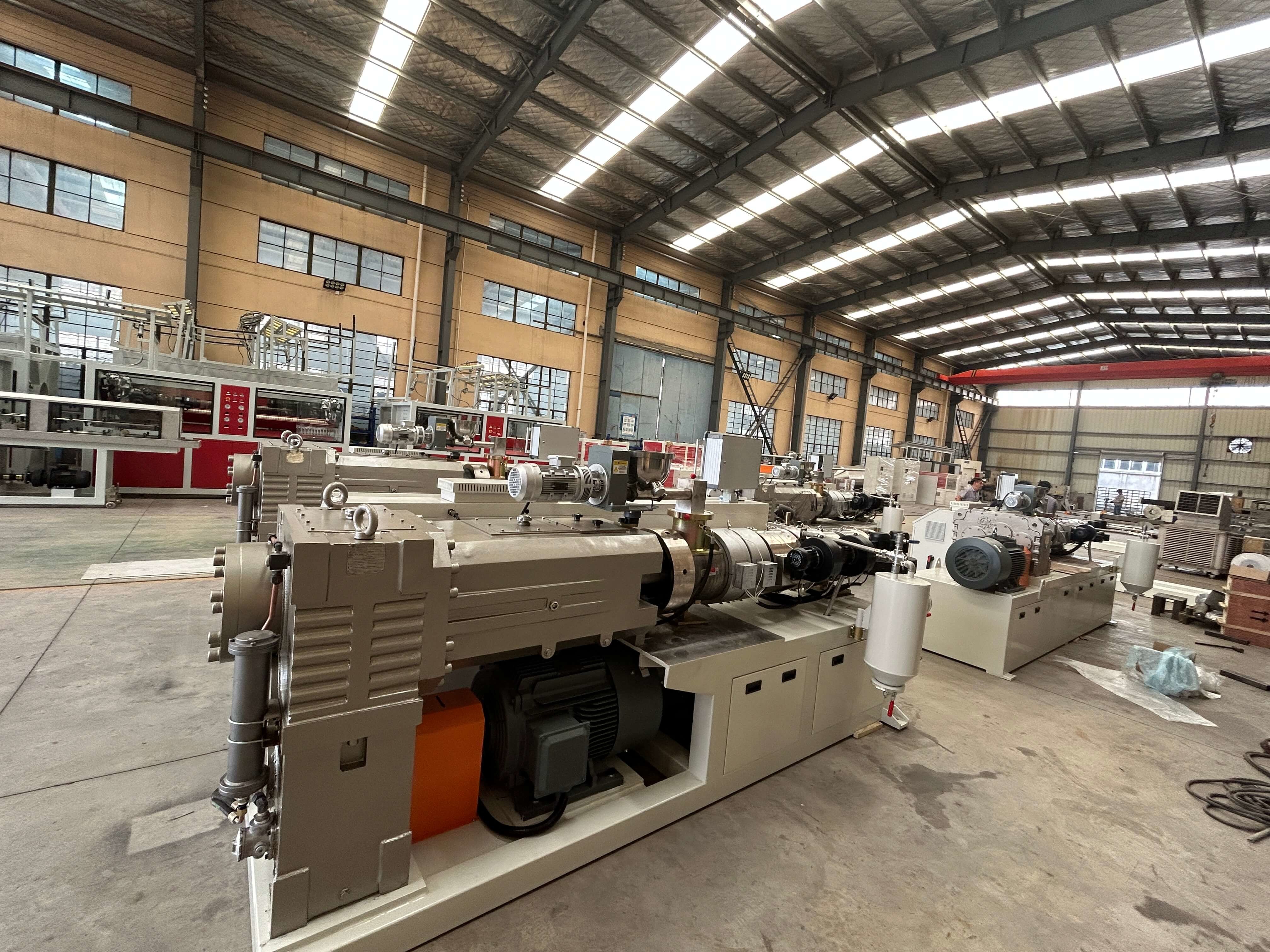 80 / 173 Conical Twin Screw PVC Pipe Extrusion Line With Output 600kg / H