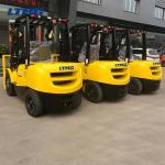 2 ton small forklift , diesel forklift truck with 3-stage mast