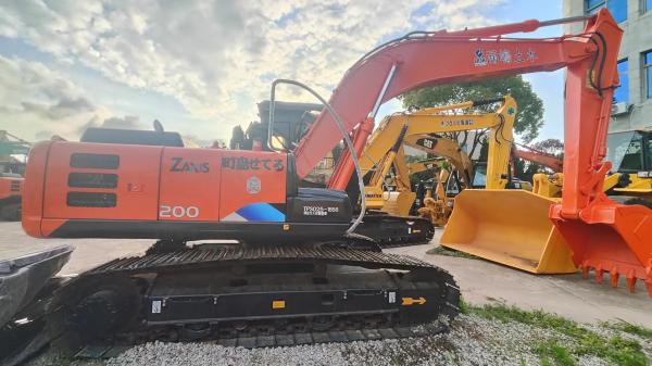 Orange Good condition 19400KG Second-hand Hitachi Excavator Zx200 with 109.6kw