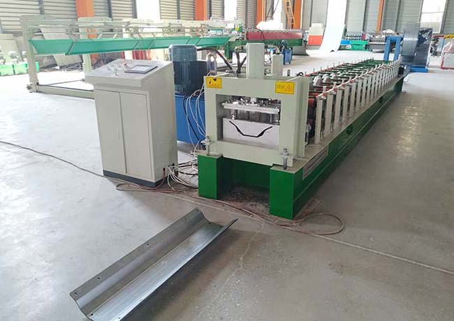 Weight 3.5T Color Steel Roll Forming Machine Under Frame 300H Beam Voltage 380V