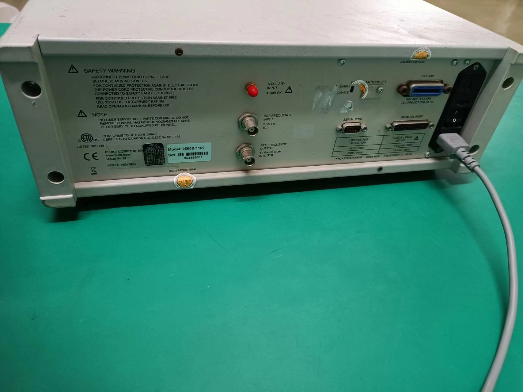 Surplus Test Equipment WAVETEK Fluke 9500B 3200 Oscilloscope Calibrator