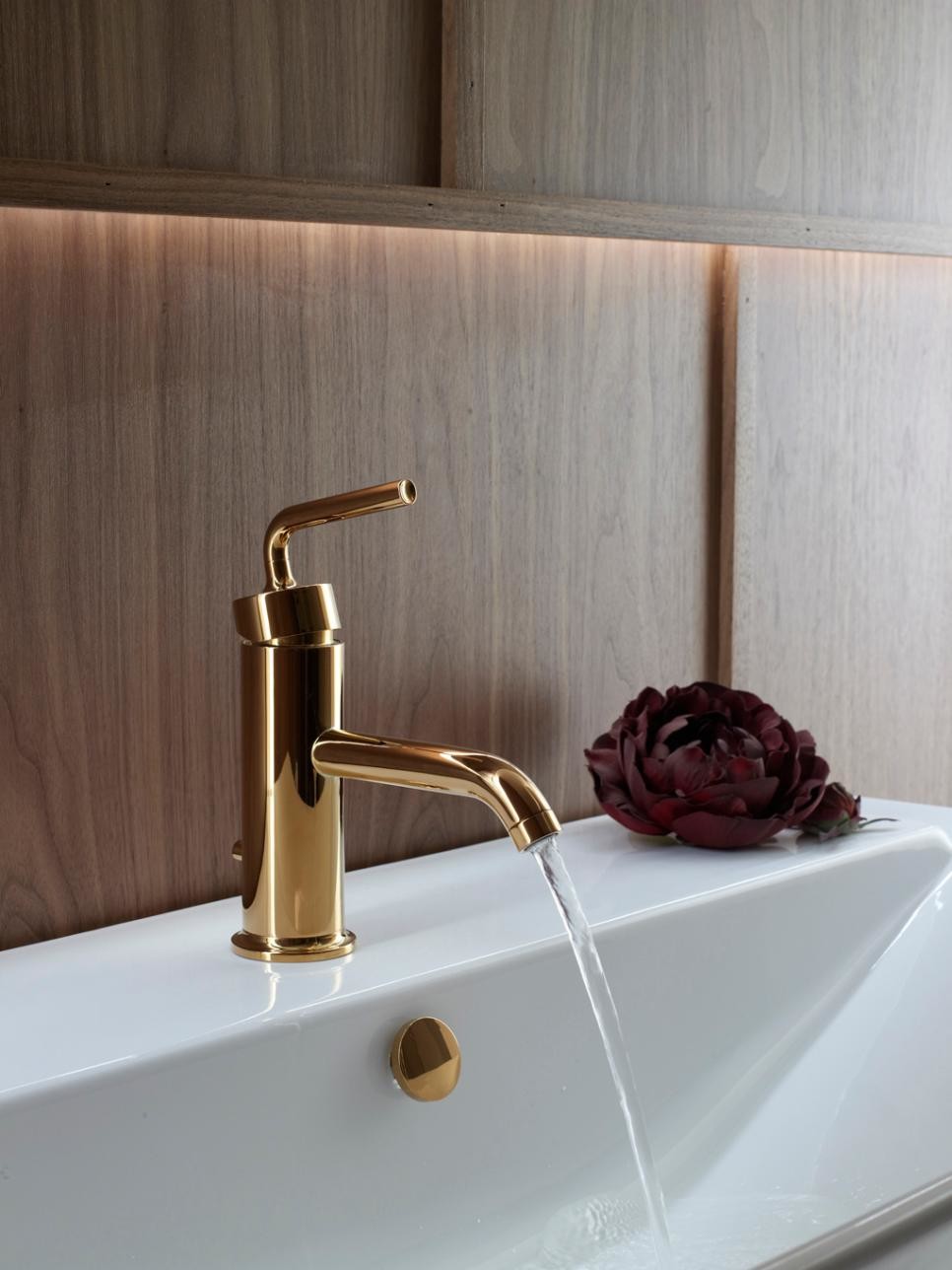 Touch Screen Ceramic Metal Bathroom Fitting PVD Titanium System
