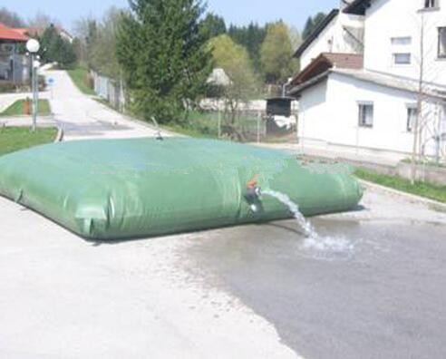 TPU Polyether Tarpaulin Water Bladder 4000L Food Grade Light Weight For Desert