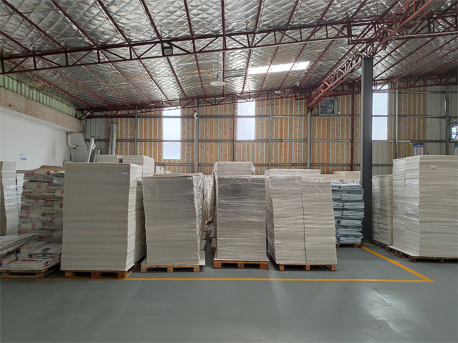 Green Floor Corrugated Plastic Display Anti Mold 750 Gsm