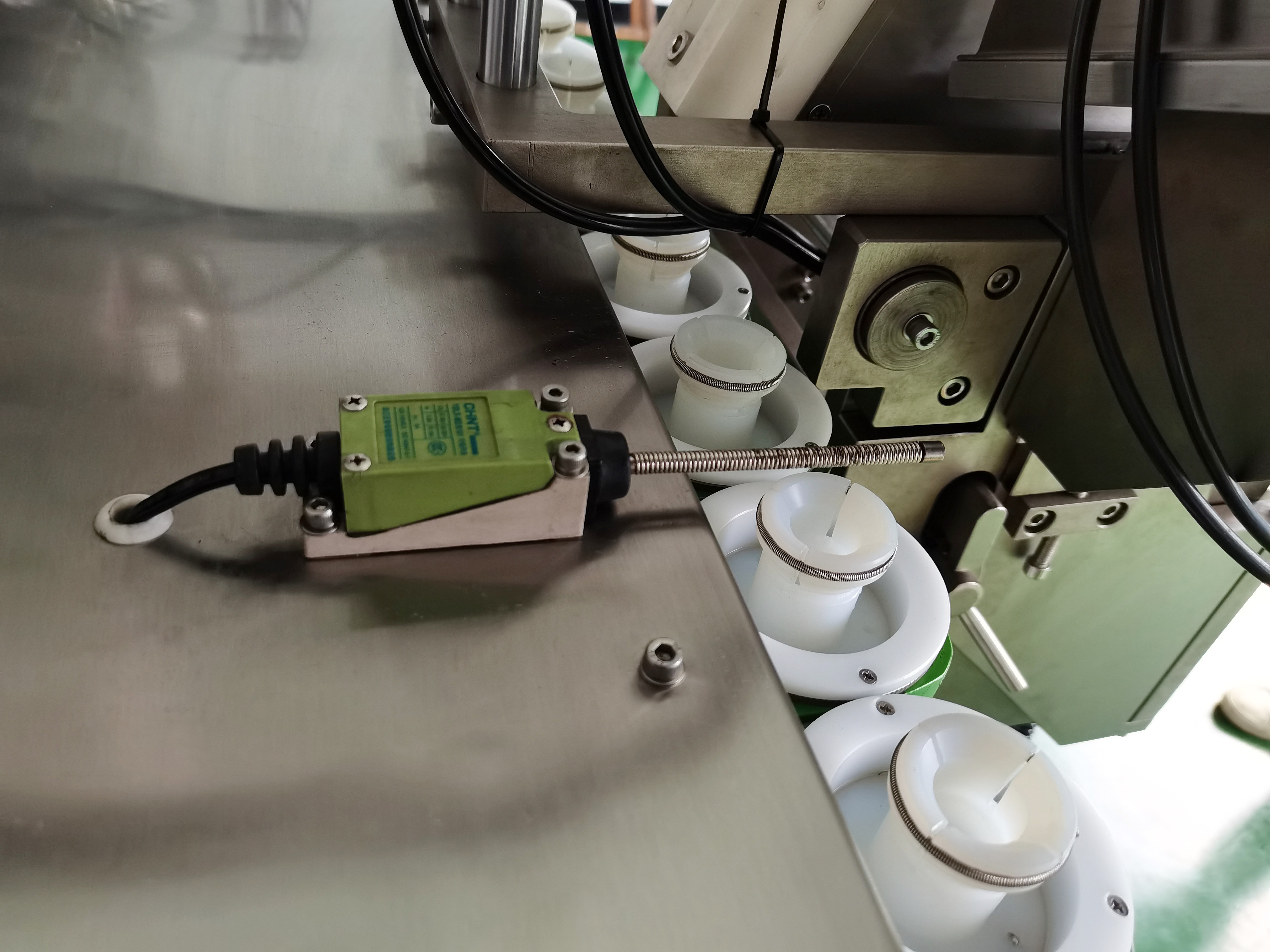 Automatic Cosmetic Cream Filling Machine Tube Filling and Sealing Machine