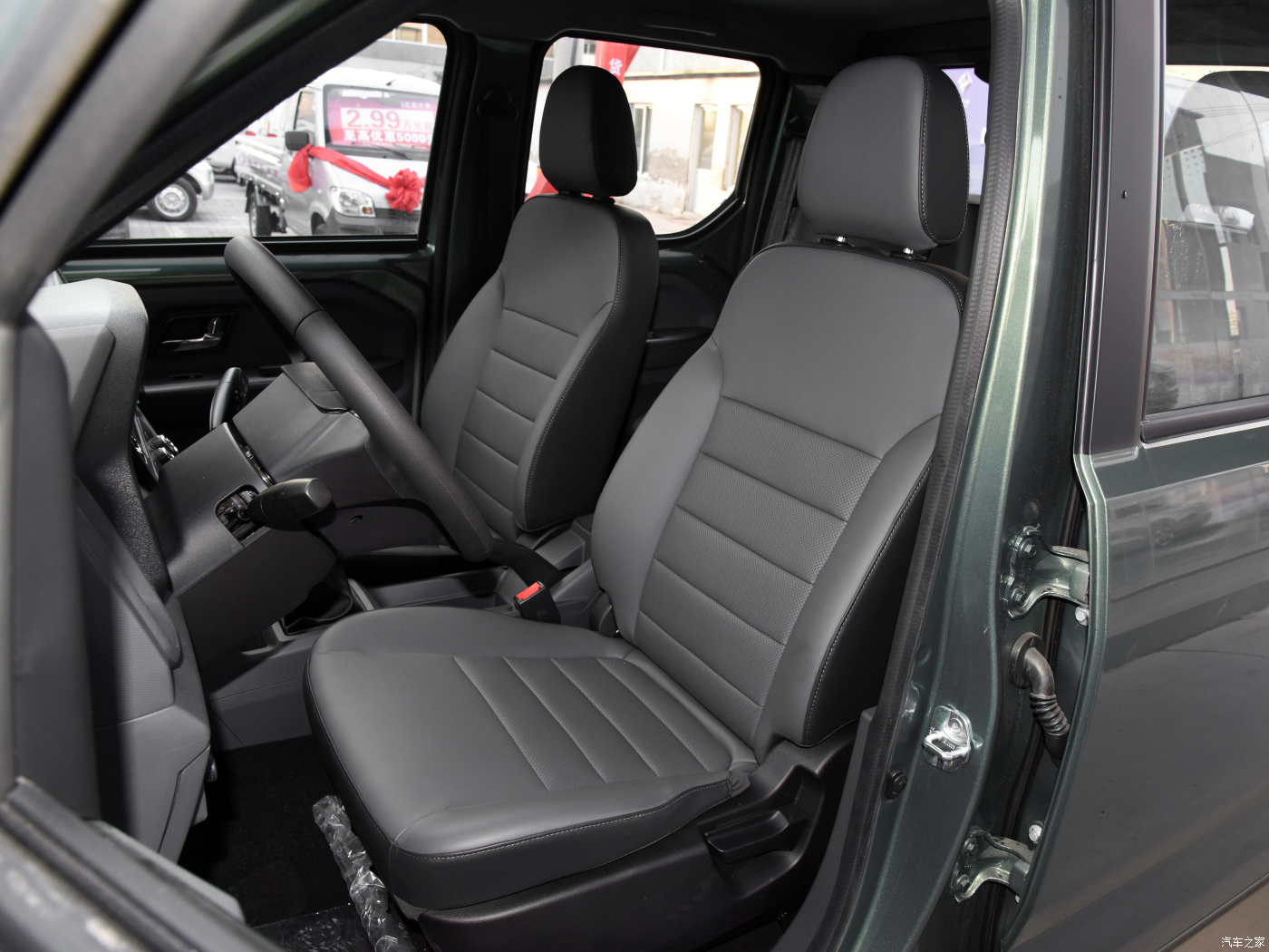 2021 WULING Journey 1.5L Manual Gearbox Gasoline Truck Pickup with 99ps Maximum Torque Camera Electric Leather Q45 R14