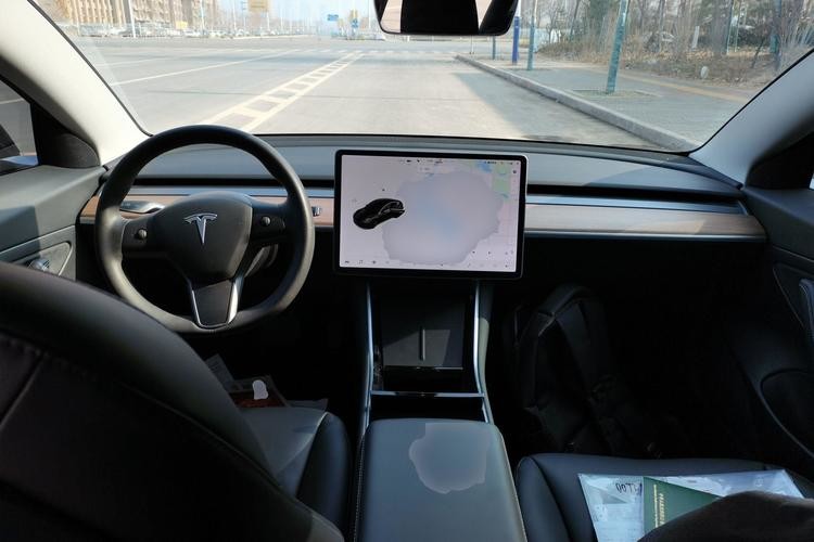 New Energy Battery Power Clean Energy High Speed 225km/H Electric Car