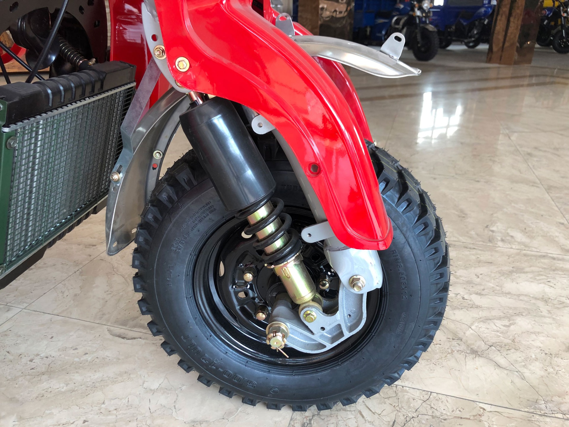 800W DAYANG Heavy Loading Truck Tricycle Three Wheel Cargo Motorized 201 250cc CCC ISO9000 Hydraulic Water Cooled 5.0-12