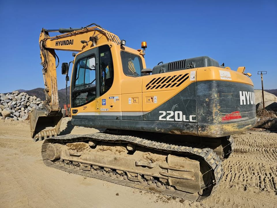Original Brand Used Hyundai 220LC Crawler Hydraulic Excavator 22 Tons Construction Second Hand Digger