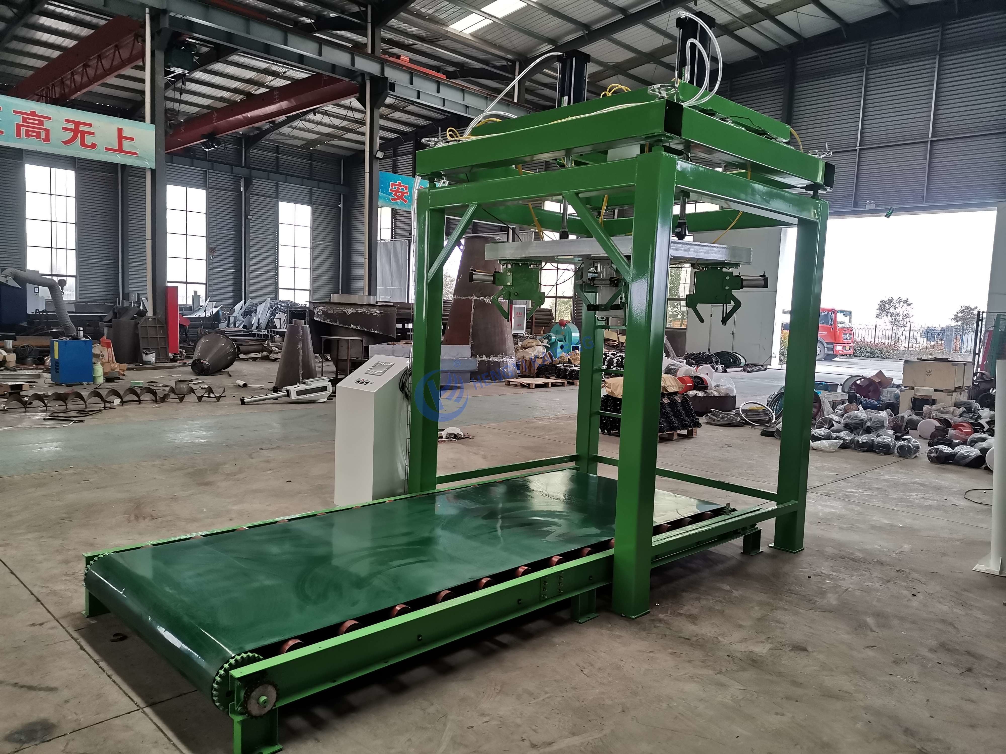 High Capacity Automatic Granular Packaging Machine 380V For Solid Materials