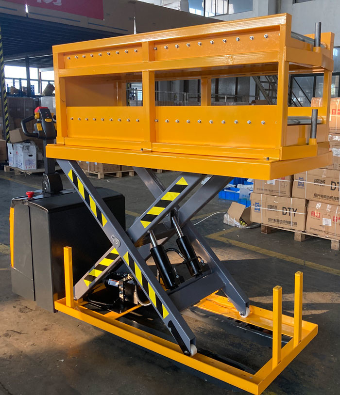 Roller Lift Table Top 1500kg Electric Pallet Truck For Die Handling Production Line