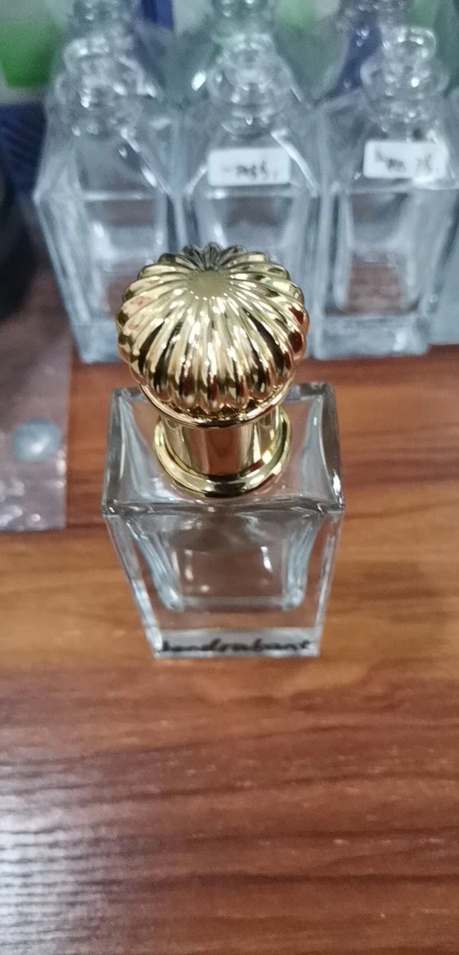 Square 3D drawing Zinc Alloy 26*33mm Perfume Bottle Lids