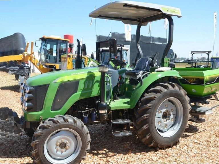Multifunctional 90Hp Agricultural Tractor CE Agriculture Tractor Equipment