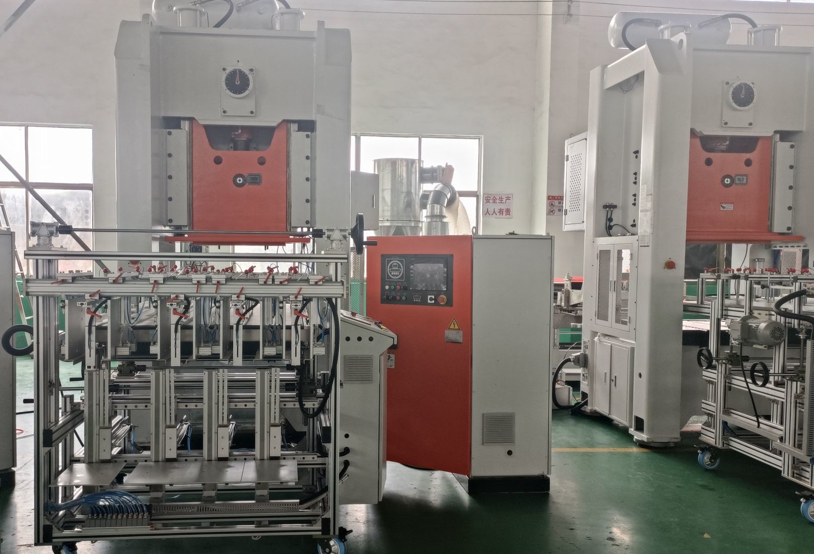Fully Automatic Easy Taking Aluminium Foil Disposable Food Container Making Machine LK-T80