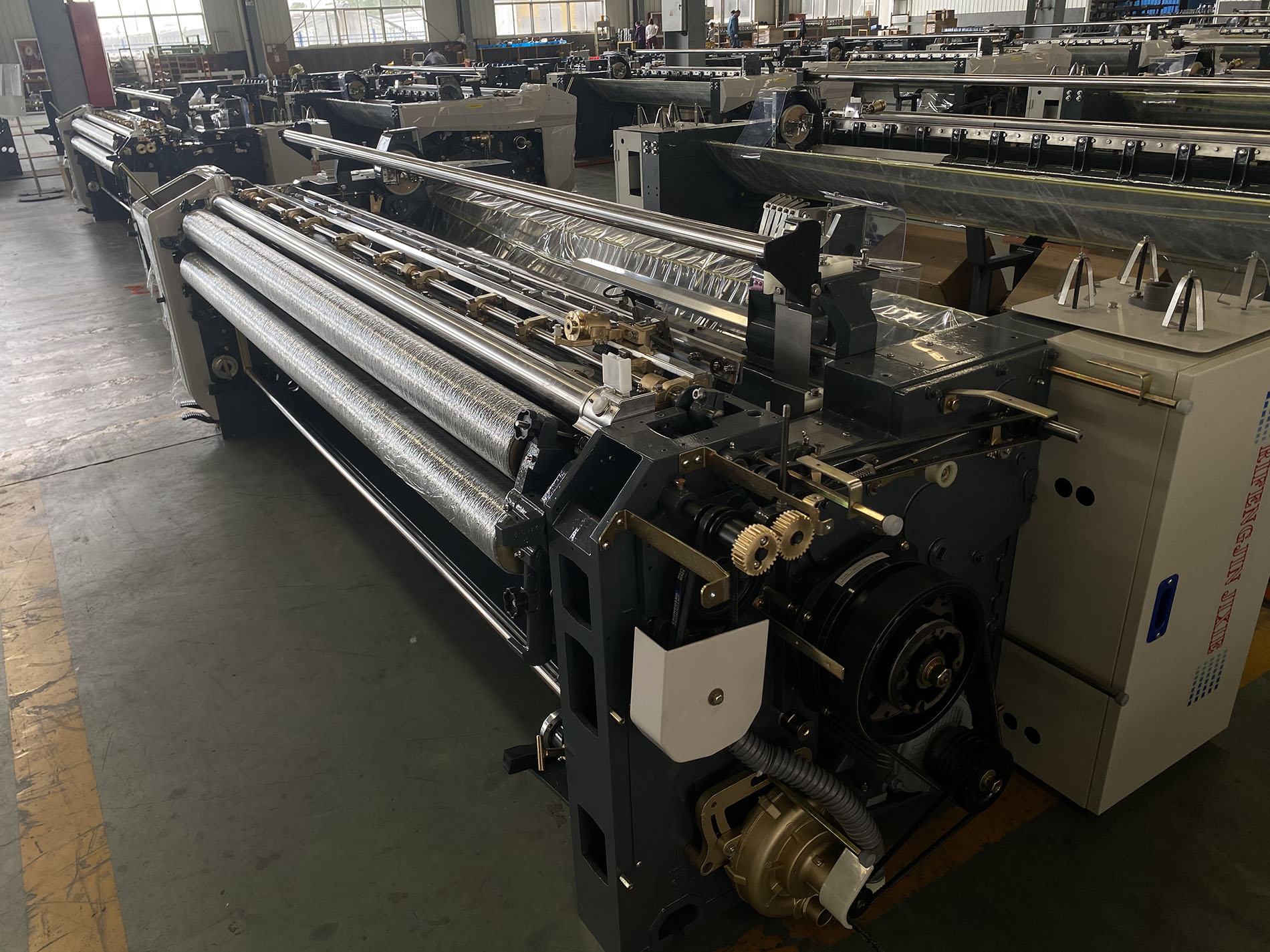 280cm Textile Water Jet Looms Dobby 700 RPM Weave Cotton Polyester
