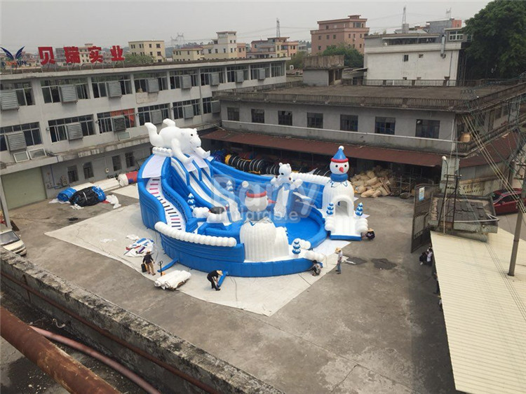 Outdoor Amazing Bear Inflatable Water Park With Slide Blue And White