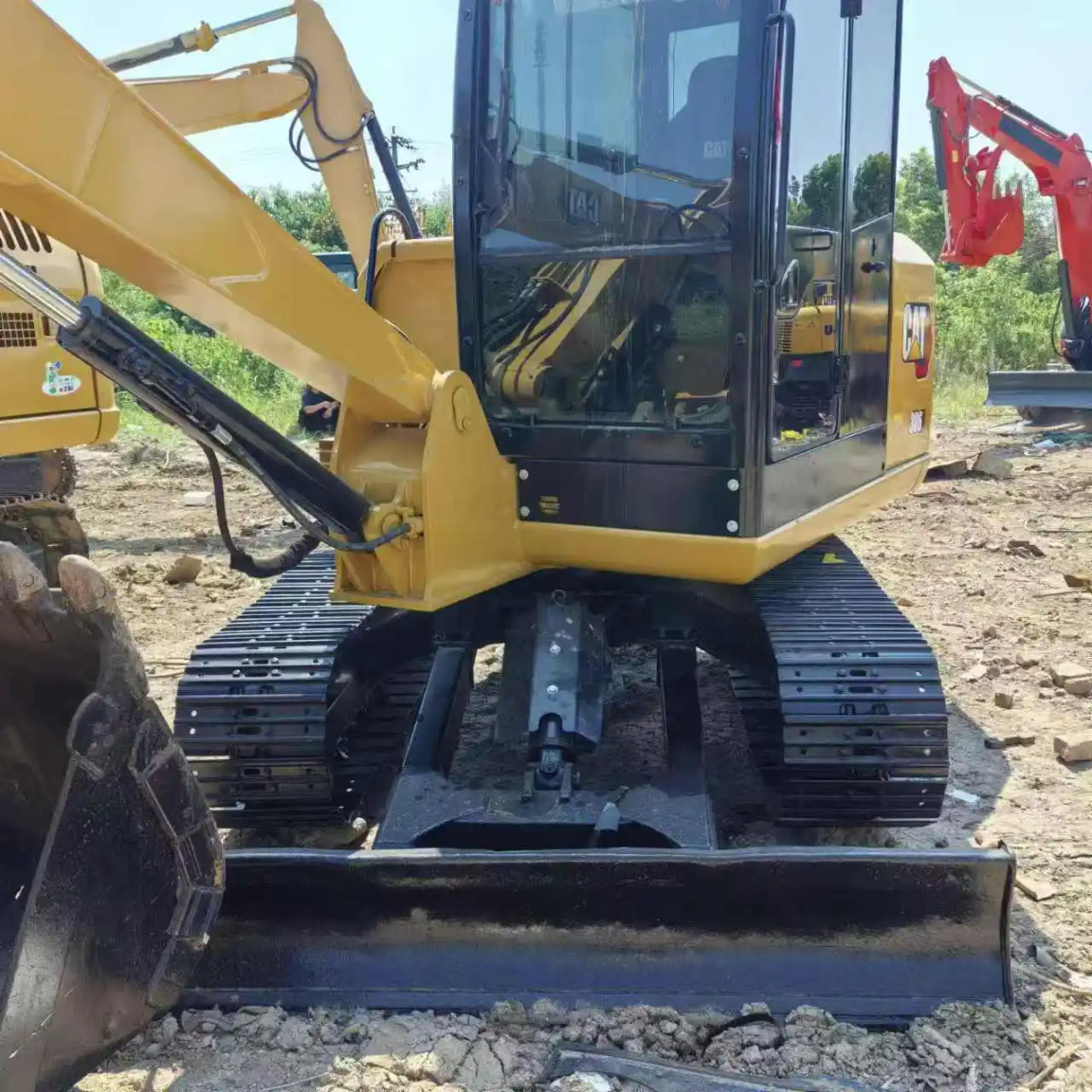 Original Brand 6 Ton Mini Excavators CAT306 Crawler Backhoe Secondhand Earth Moving Machine