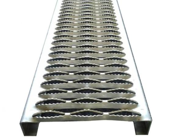 Dust Proof Perforated Metal Grip Sturt Ladder Rungs Anti Slip Metal Sheet for