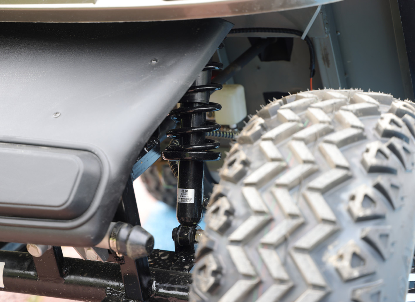 Eco-Friendly 6 Seater Golf Cart for Quiet and Comfortable Ride