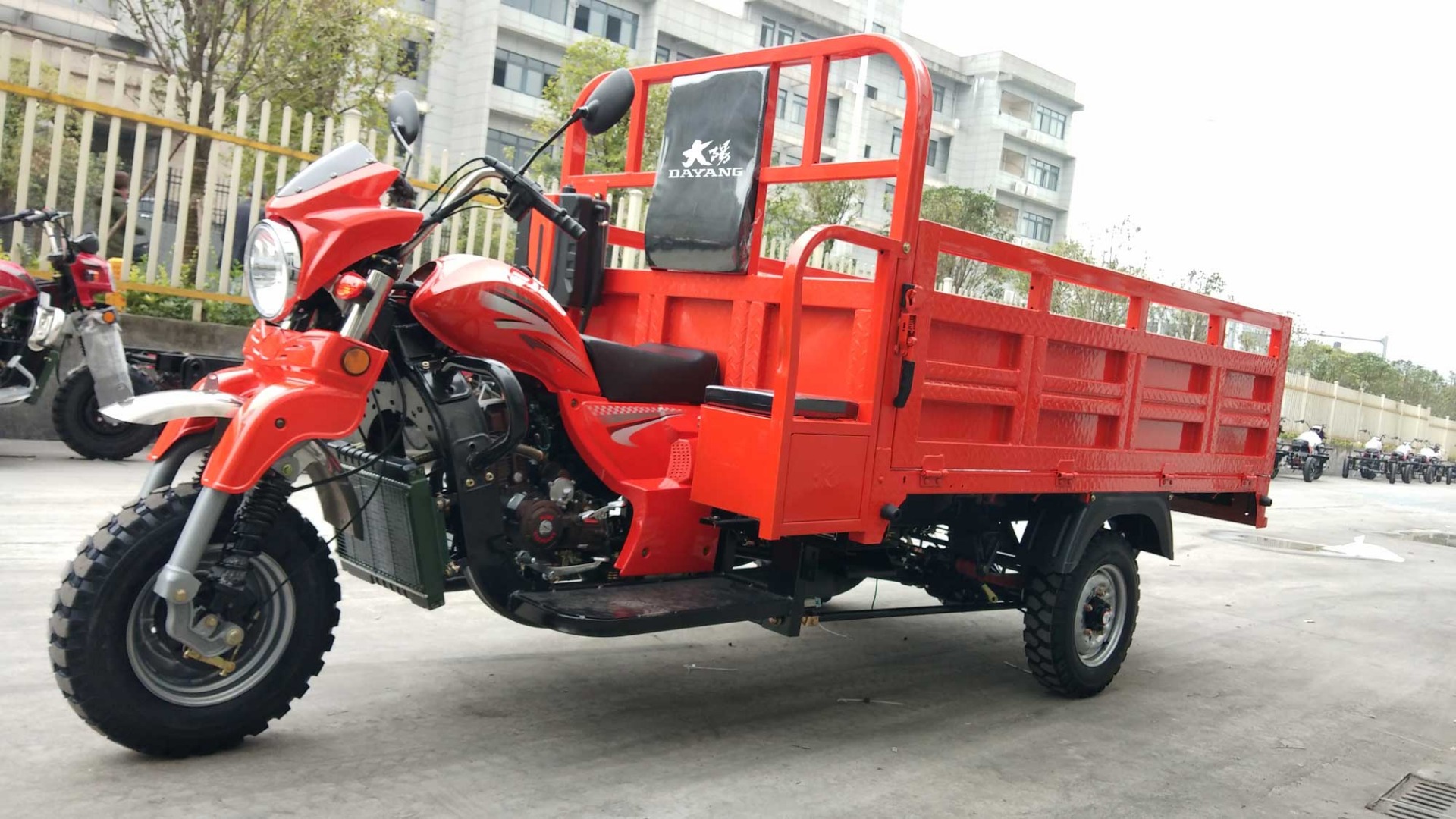 151 200cc Displacement Three Wheel Motorcycle Model at Myanmar with Powerful Engine