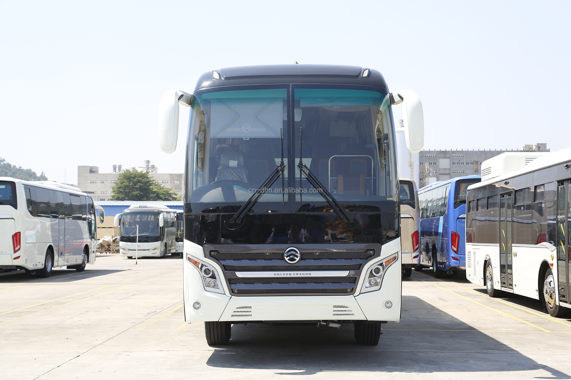 s Refurbished 57 Seats Coach Used Buses with 6 8L Engine Capacity and G.V.W of 15000kg