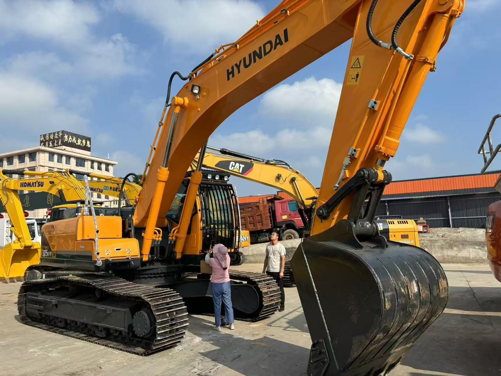 Original Brand Hyundai 30 Tons Used Hydraulic Crawler Excavators With 169 Power