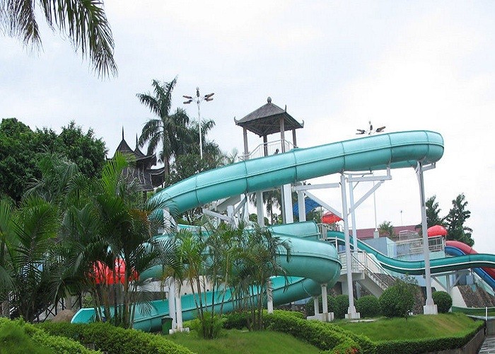 Outdoor Spiral Slide Water Slide Playground For Amusement Park 1 Year Wanrranty