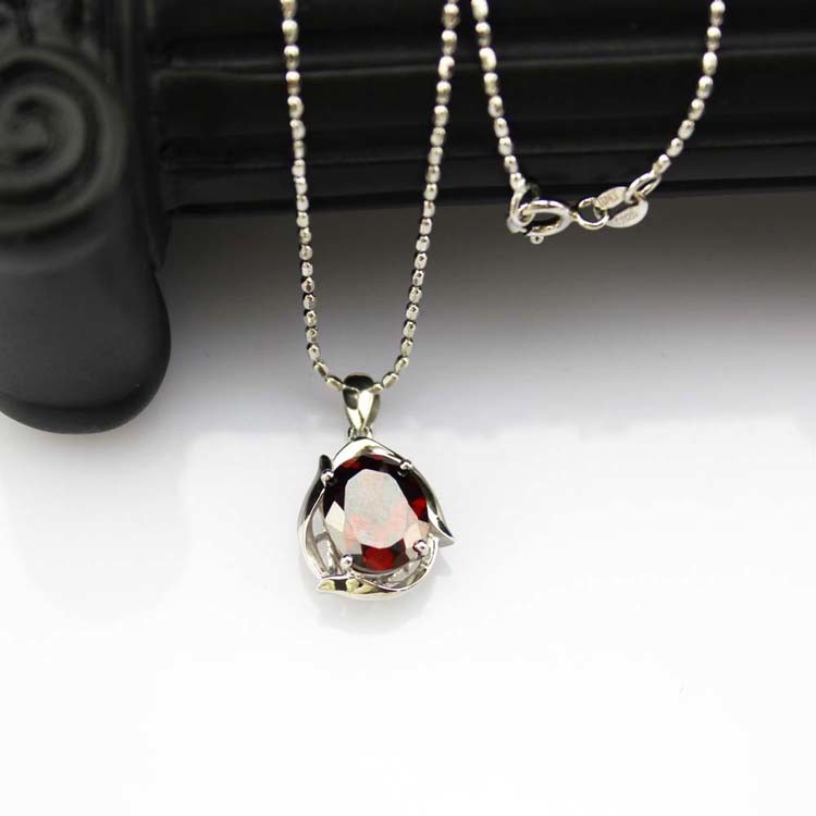 925 Silver Jewelry 9x11mm Oval Cubic Zircon Pendant Necklace (P08)