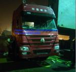 Howo Tractor Trailer Truck LHD 10 Wheels HW 79 High Roof Cab 102 Km / H