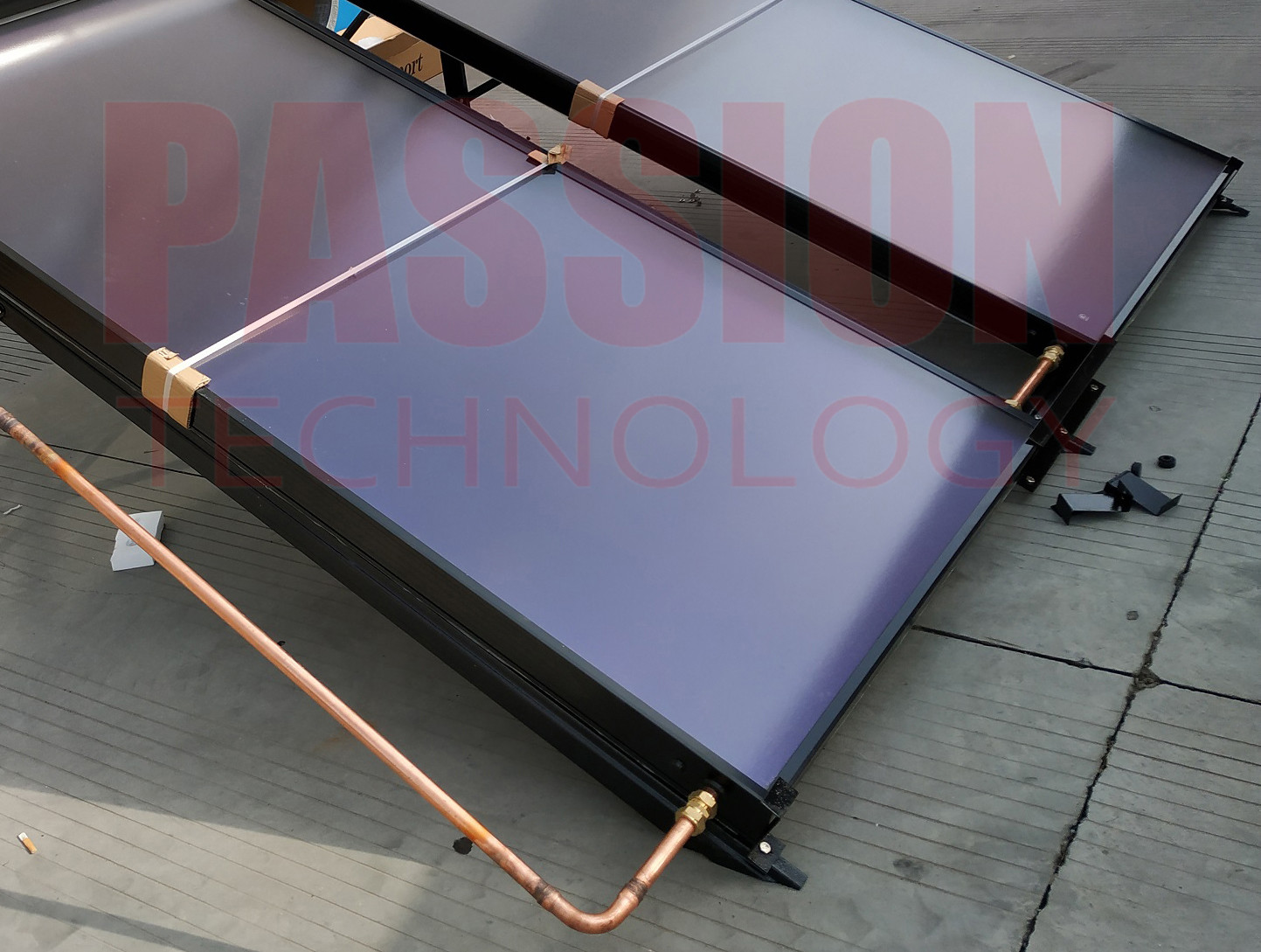 Black Aluminum Alloy Copper Pipe Flat Plate Solar Collector , Solar Water Heater Collector