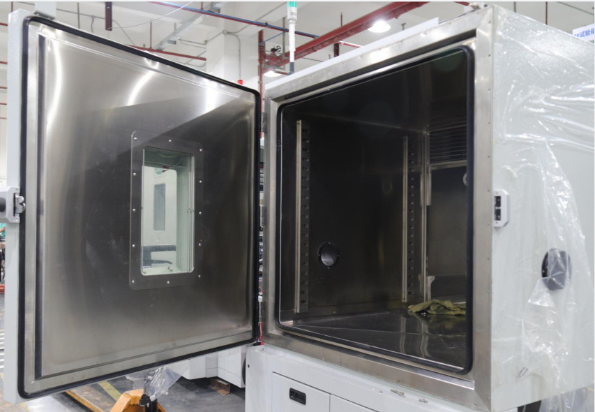 Small Climatic Multilayer Test Chamber Two Zones With Temperature Resistant Rubber