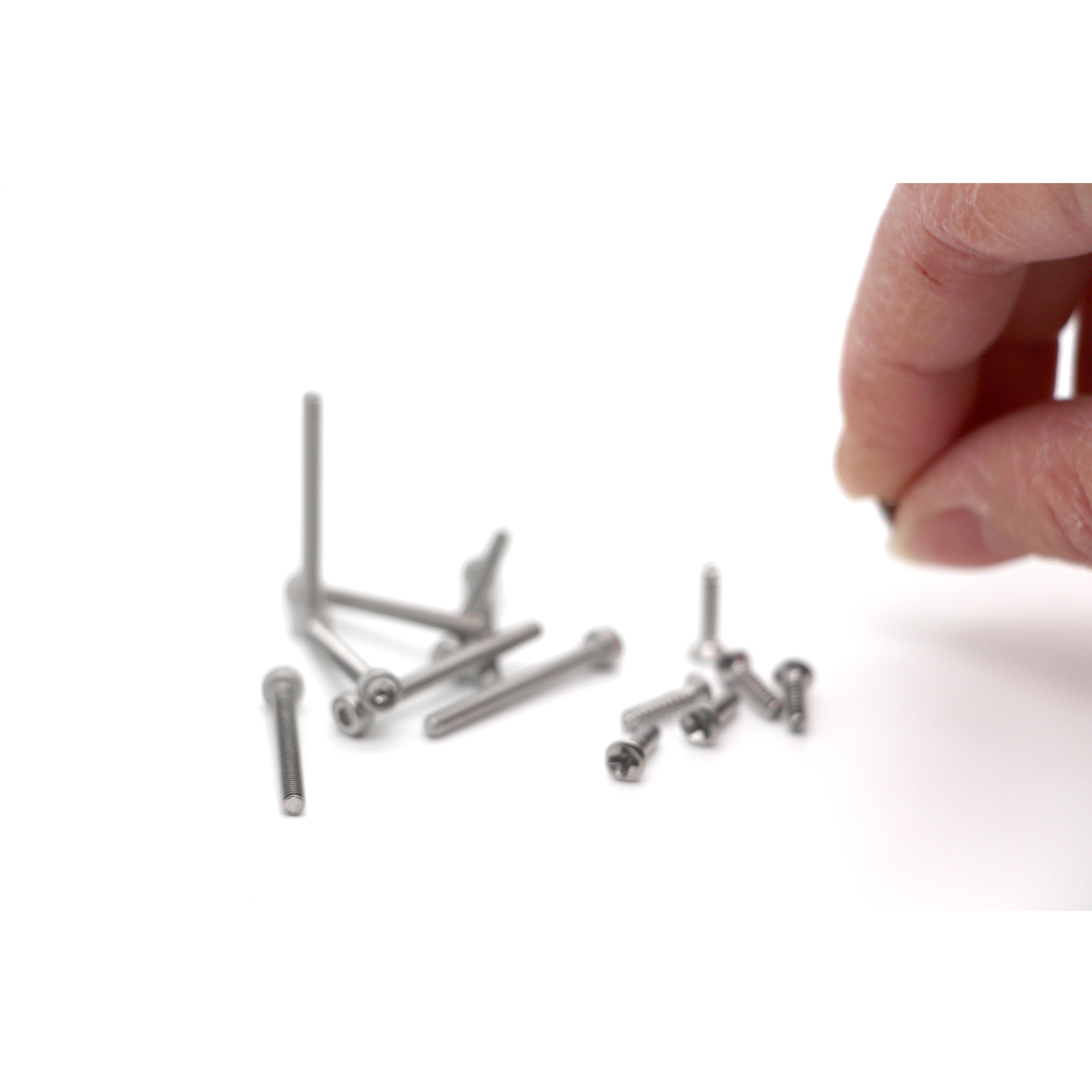 M1 M2 M3 Micro Truss Head Screws 410 Stainless Steel Black Oxide For Medical Devices