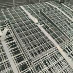 Heavy-Duty Steel Grating, Capable of Supporting Large Equipmentv