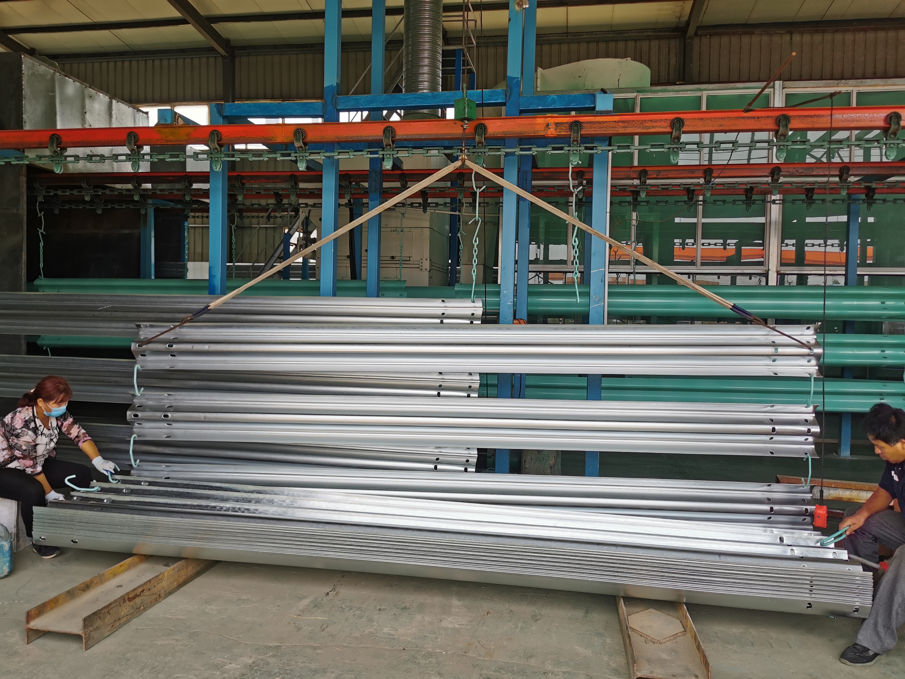 Road Traffic Safe Galvanized Highway Guardrail Blocker/Spacer Customized
