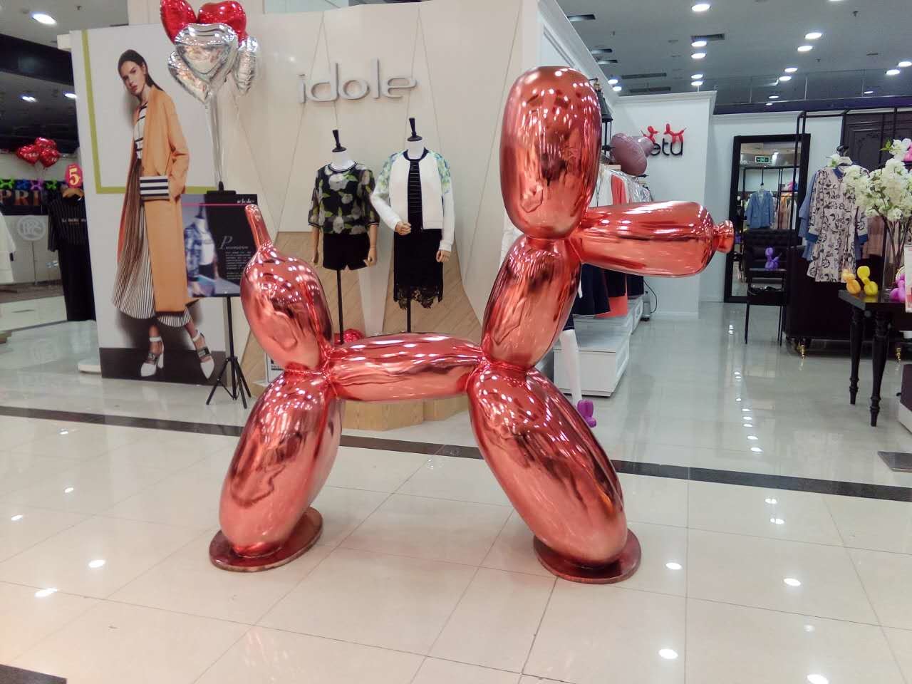 customize size hotel mall decoration dog statue with metal color as decoration statue in shop/ mall /event