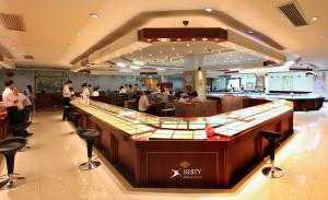Wholesale Fashion designer boutique led lighting wooden glass retail jewellery shop from china suppliers