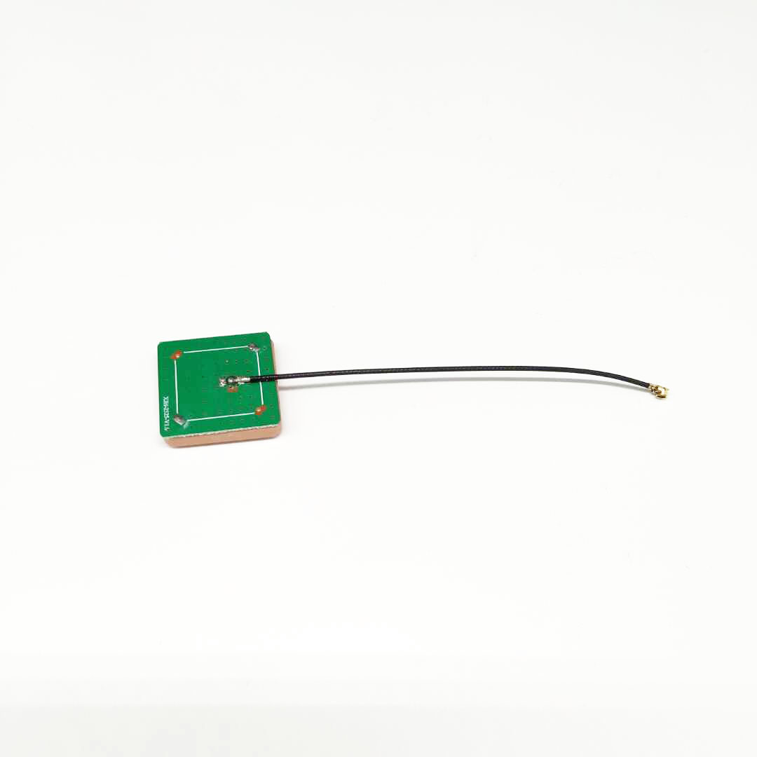 Internal Passive GPS Ceramic Patch Antenna 28dbi Gain Vertical Polarization Type