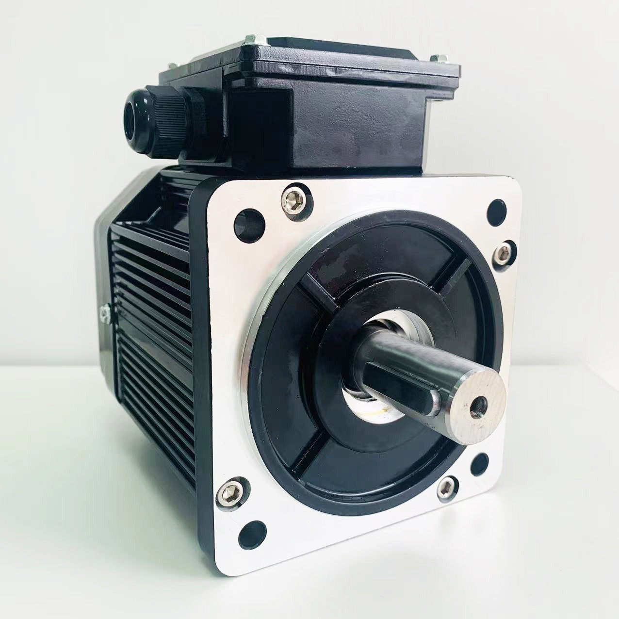 Gearless Brushless AC Permanent Magnet Synchronous Motor IC411 Cooling 660V