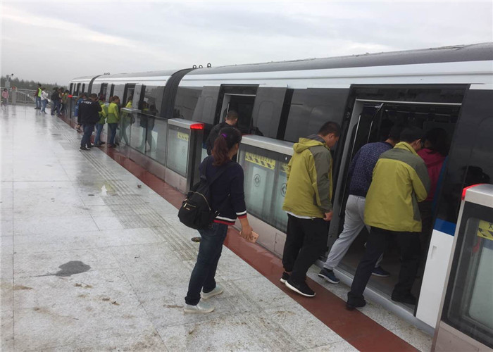 DC Motor Drive Bus Platform Screen Door System Patent Protected For BRT Bus Station