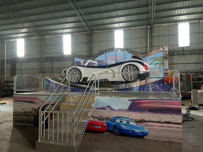 Mechanical Swing Trailer Mounted Rides With Car Design And Dynamic Decorations