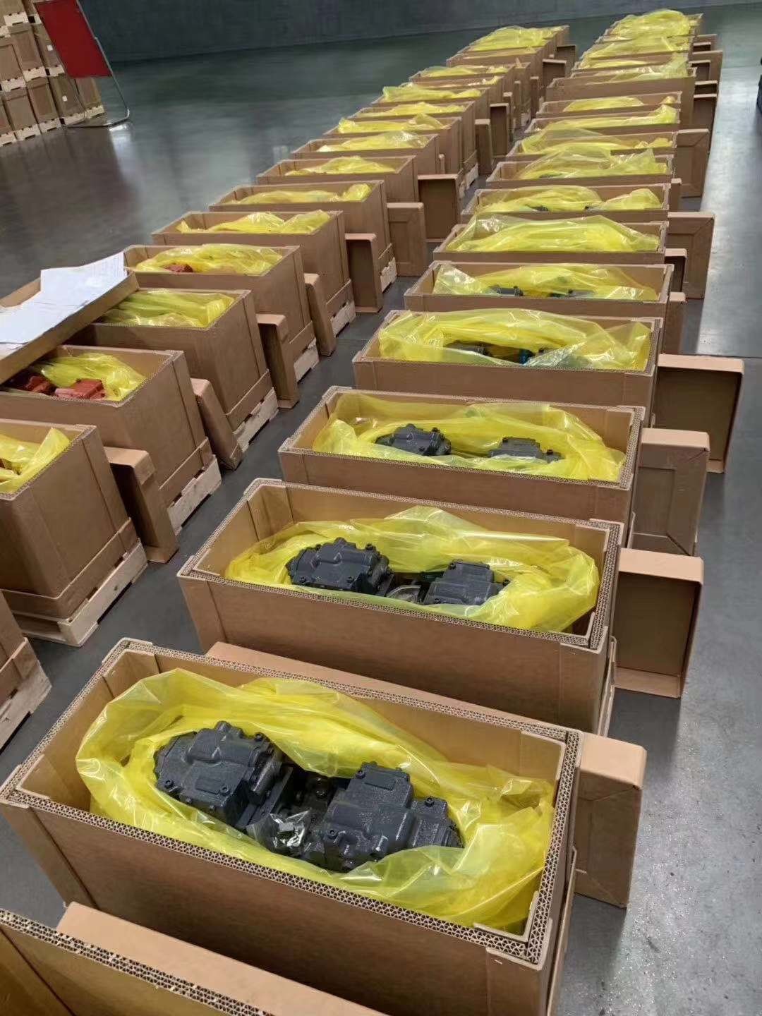 R215-9 Main Relief Valve Excavator Spare Parts NAISI MACHINERY High Quality Factory Price