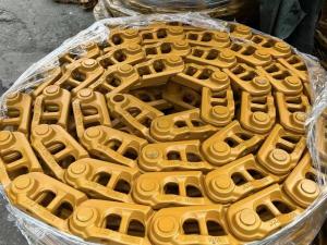 Wholesale Customized Excavator Chains Undercarriage Parts from china suppliers