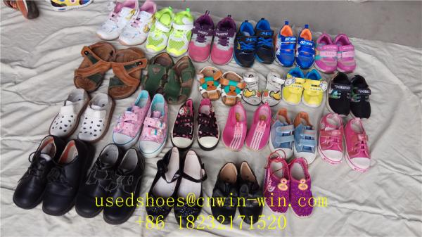 Mixed used shoes packged into a bale,all summer used shoes and second-hand bags
