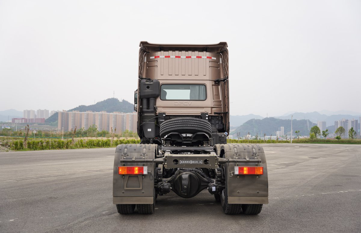 40T Loading Capacity 2 Reverse Shift Number Heavy Truck Dongfeng KL Tractor Truck with 465hp