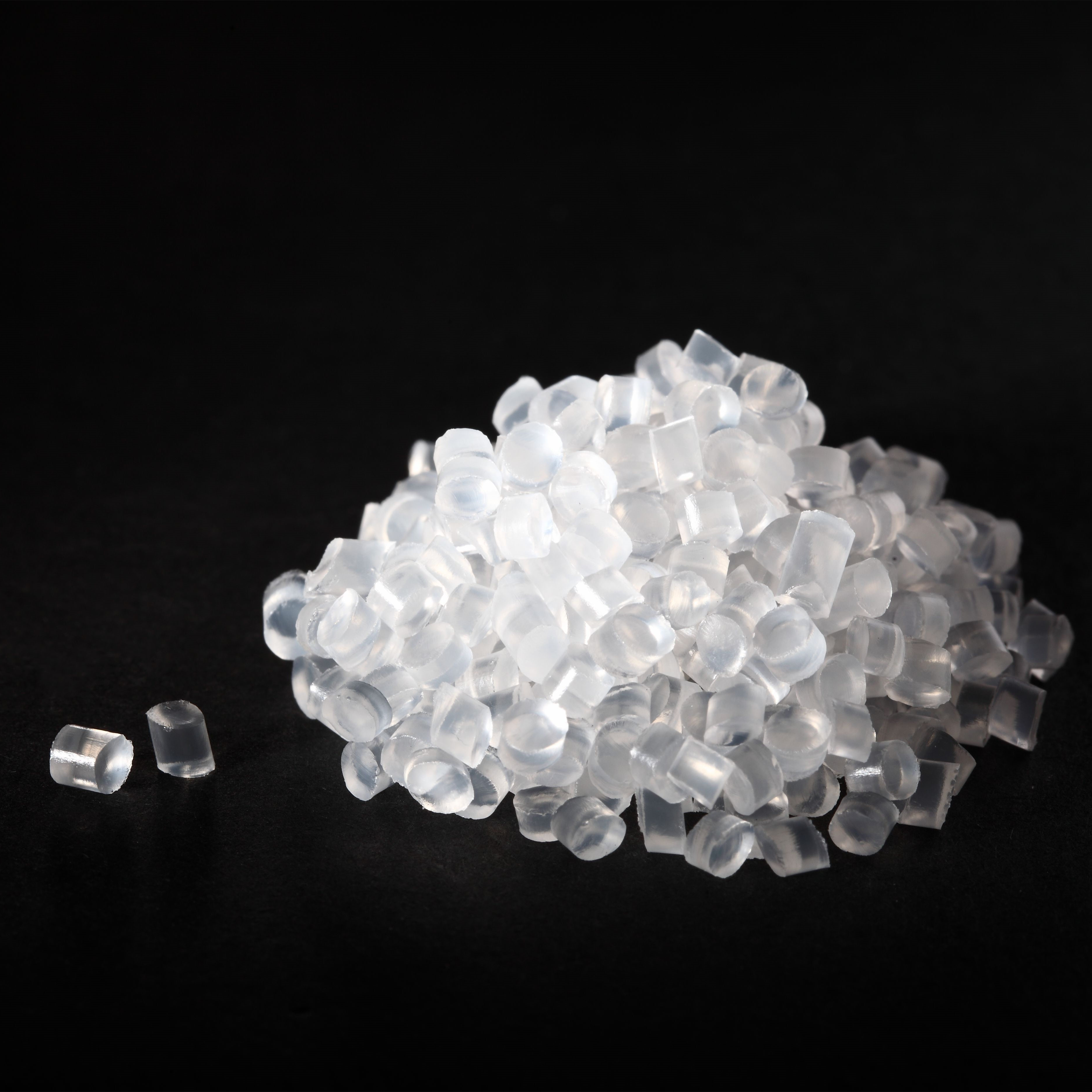 Easy To Dye Hyaline TPR Compound For Transparent Toys Sungallon GP100-4001