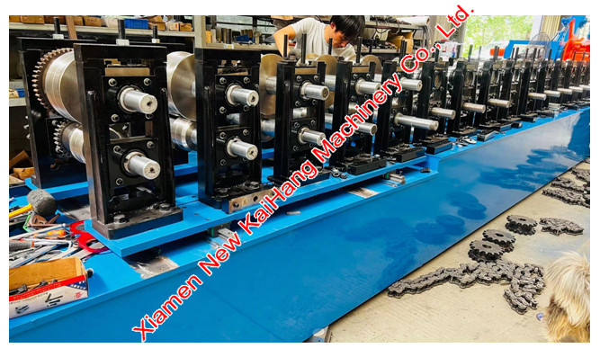 TOP HAT Panel Roll Forming Machine Fully Automatic, Flange size auto exchange, Omega rolling mills