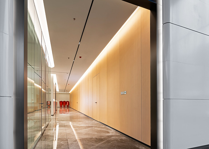 Transform Office With Sleek And Functional Partition Walls Strong Tempered Glass Type