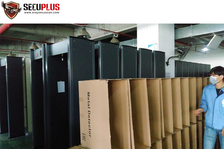 18 Zones Walk Through Security Metal Detectors SPW-IIIC 12 Months Warranty